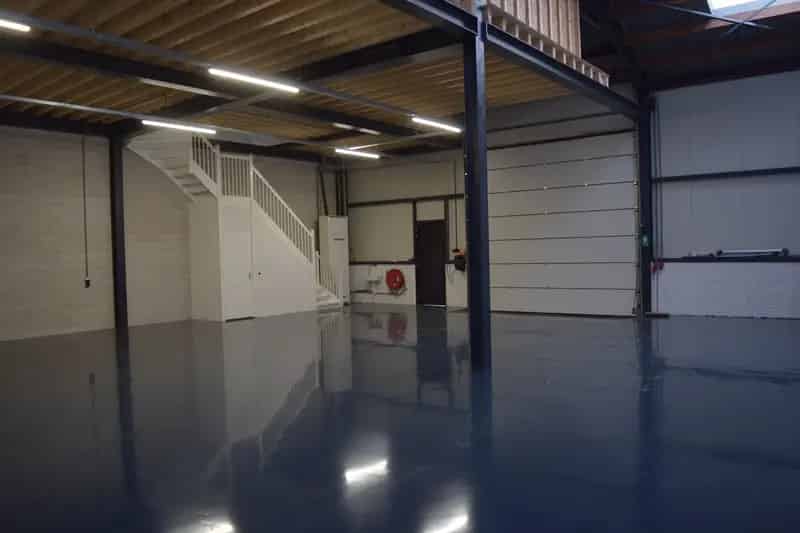 Bedrijfshal te huur Vlaardingen 210m2 Kantoor Opslag MKB