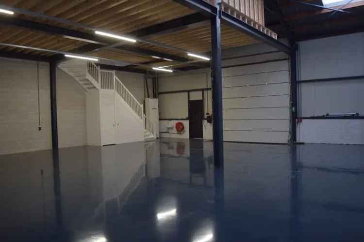 Bedrijfshal te huur Vlaardingen 210m2 Kantoor Opslag MKB