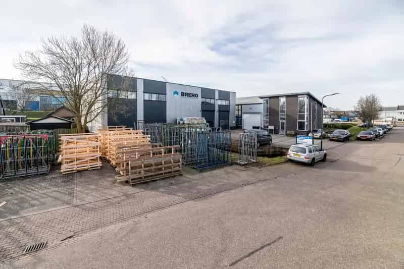 Bedrijfshallen te huur Hardinxveld-Giessendam 2007m2