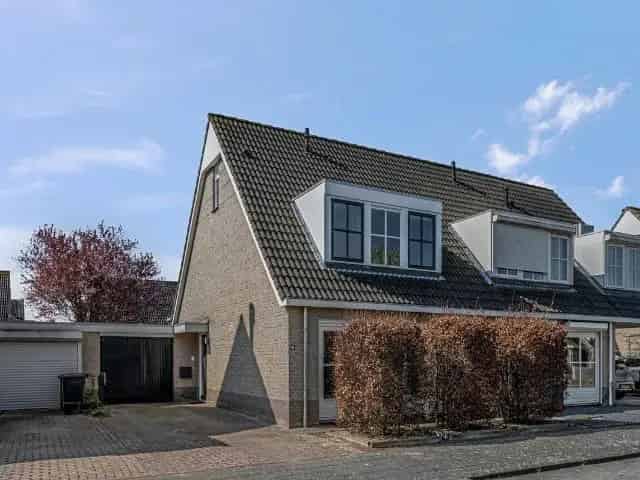 Luxe Tweekapper Tiel - Moderne Afwerking Slimme Technologie Ruime Tuin