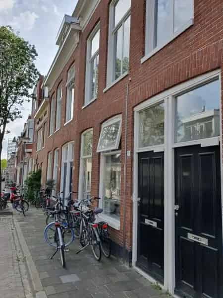 Studio te huur Warmoesstraat 25m2