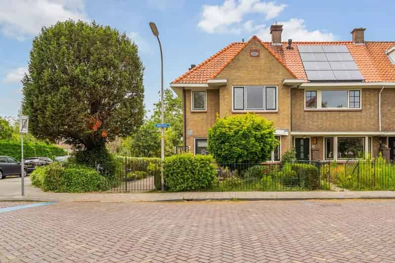 Huis te Koop Wassenaar: 5 Slaapkamers, 2 Badkamers, Zonnige Tuin