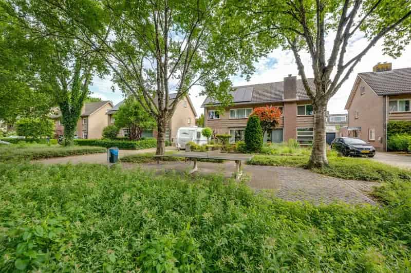 Tweekapper Udenhout: Ruime woning met garage en tuin