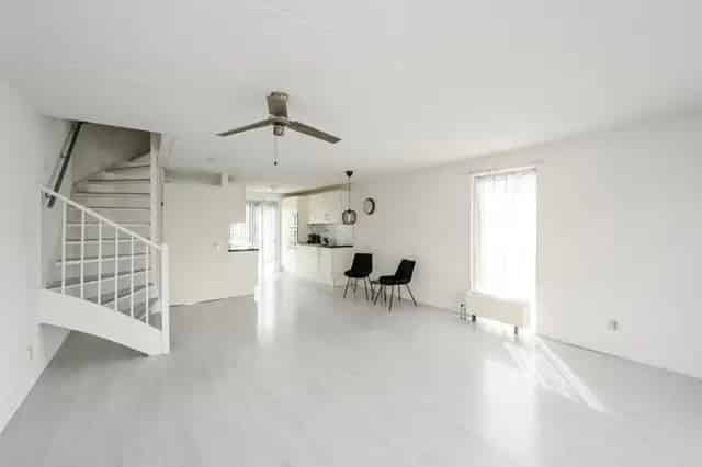 Almere Literatuurwijk - Ruime 5-kamer woning te huur