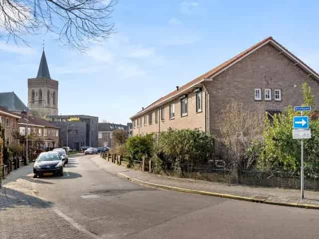 Hoekwoning Ede 5 slaapkamers riante tuin