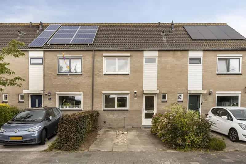 Ruime Tussenwoning Kastelenbuurt 4 Slaapkamers Tuin Schiedam