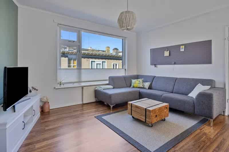 Ruim 4-kamerappartement met dakterras te koop in Zutphen