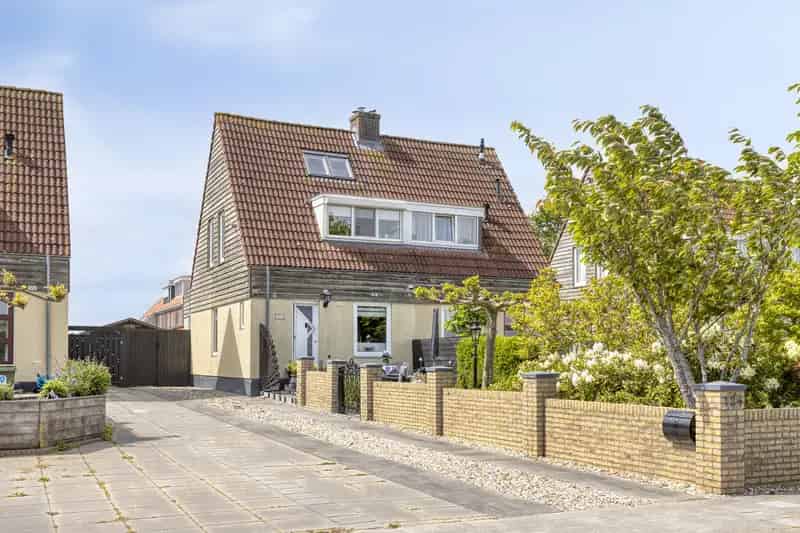 Wagengouw 124, Broek in Waterland