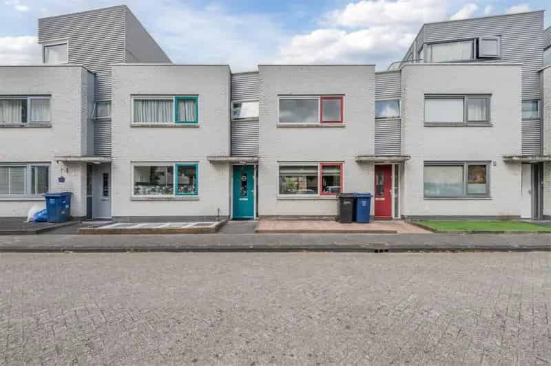 Almere Literatuurwijk: 3 Slaapkamers Eengezinswoning