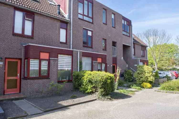 Ruime Maisonnettewoning in Kindvriendelijke Omgeving Delft