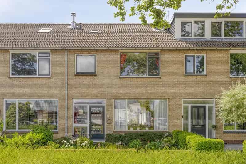 Ruime 5 Slaapkamer Tussenwoning Zuidwijk