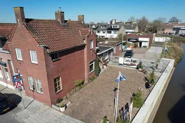 Half Vrijstaande Woning Ruim Perceel Ontwikkelingsmogelijkheden