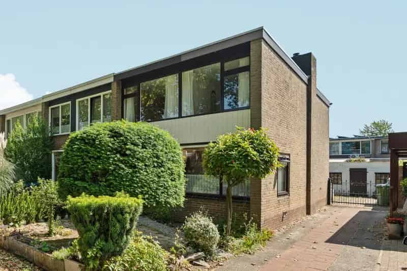 Huis te koop Zevenaar 4 slaapkamers tuin berging modernisering