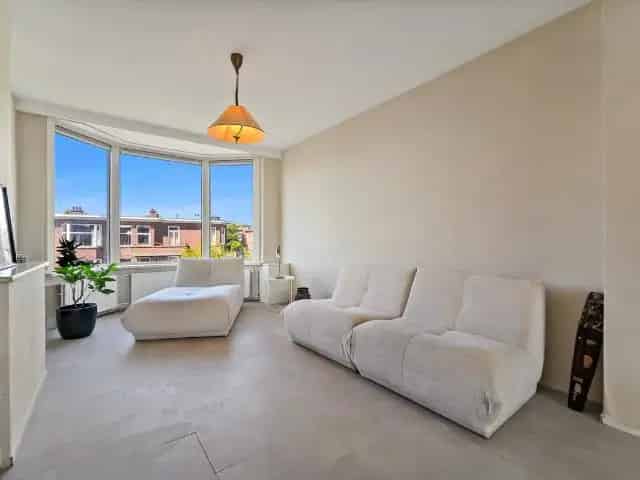 Ruim appartement te koop in Den Haag Oostbroek-Noord