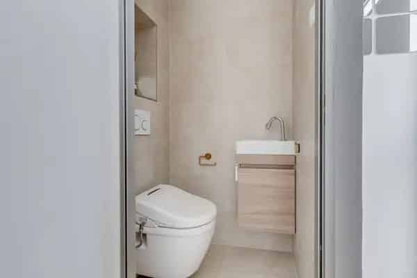 Ruim 4-kamerappartement Bloemstede Instapklaar 3 slaapkamers Balkon