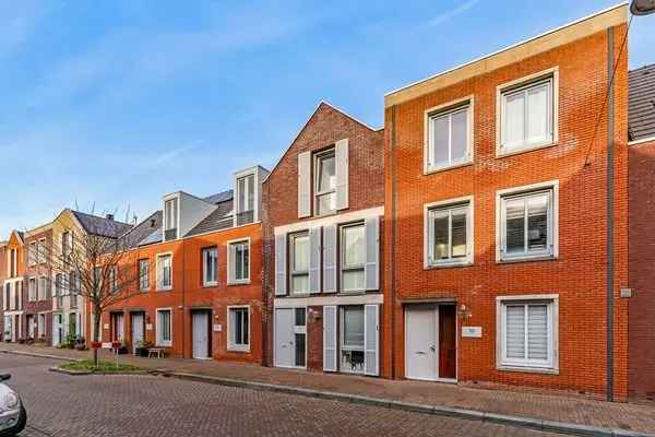 Ruime moderne woning Nieuw Rijngeest 4 slaapkamers