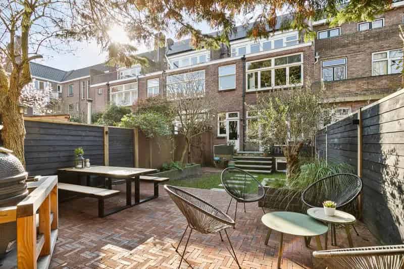 Herenhuis Rotterdam Charlois 5 slaapkamers diepe tuin