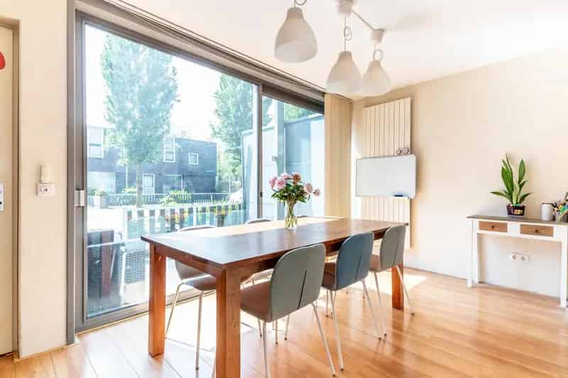 Ruime Familiewoning Almere 4 slaapkamers Tuin Parkeergelegenheid