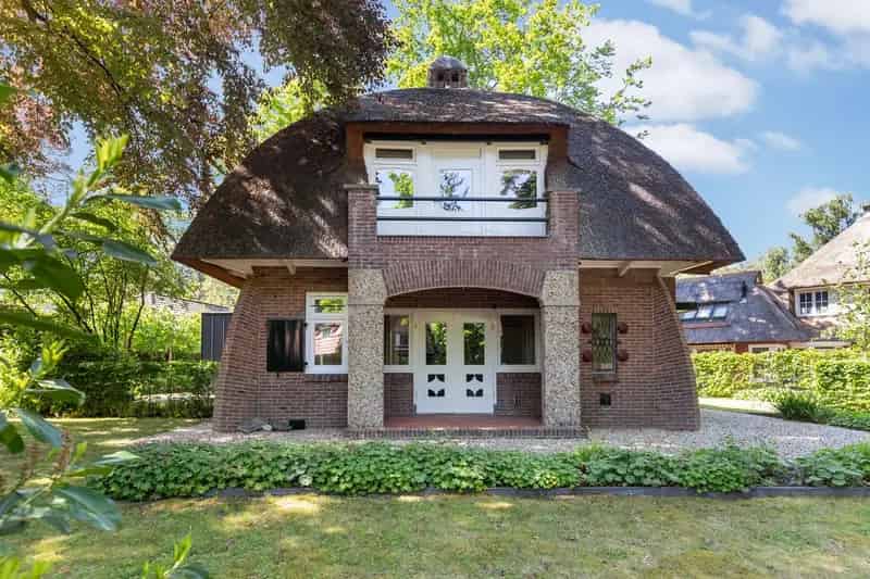 Rijksmonumentale Villa De Paddestoel te Apeldoorn