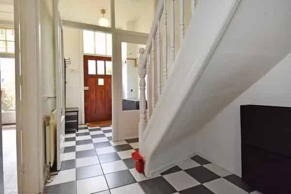 Te Huur: 6 Slaapkamers Huis Den Haag Bomenbuurt 178m2