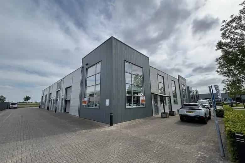 150m2 Bedrijfsruimte te Koop Emmeloord
