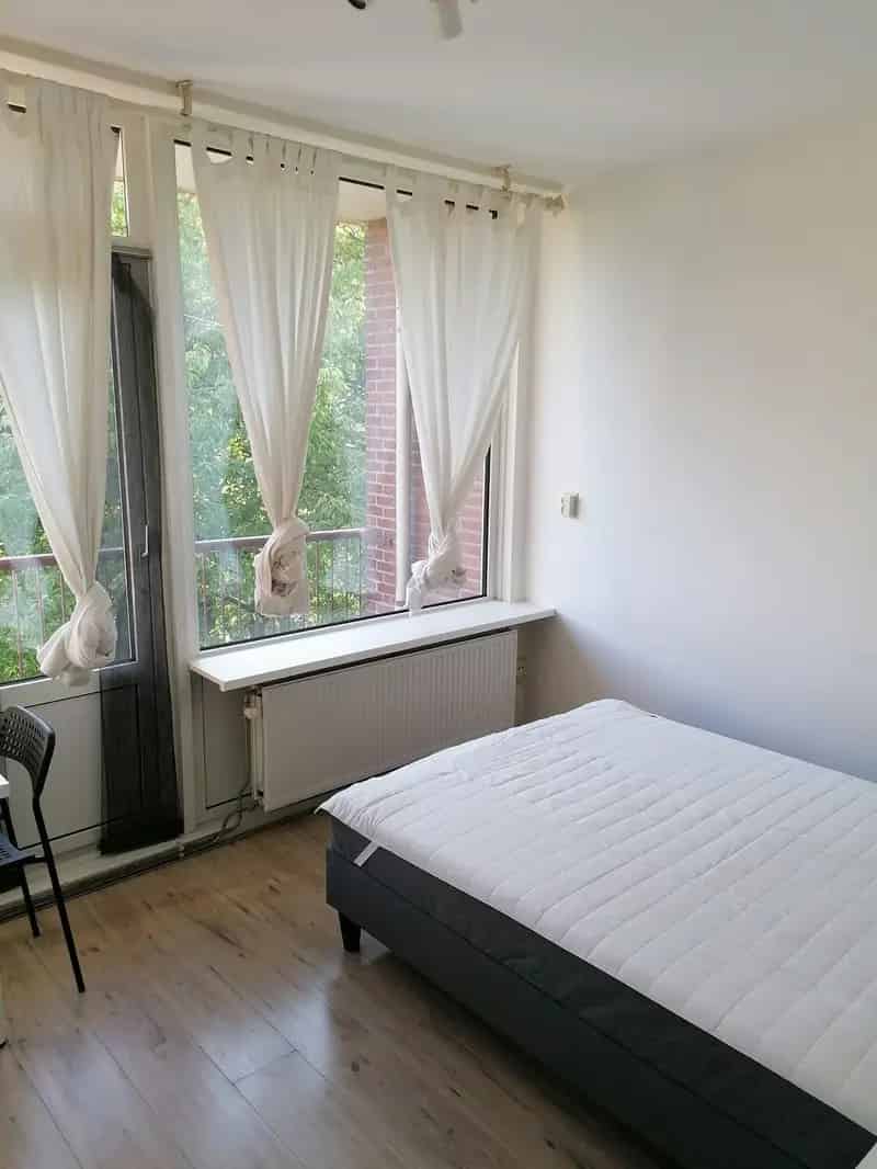 Studio in Amsterdam met 2 kamers