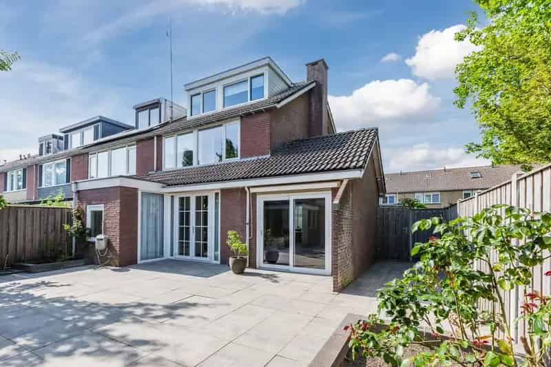 Huis te koop Zaandam: Ruime Instapklare Hoekwoning