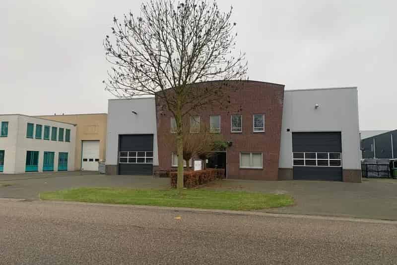 Bedrijfshal te koop Eersel 725m² + 218m² kantoorruimte