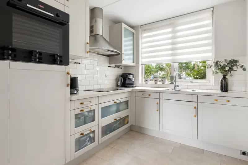 Huis te koop Zaltbommel: Ruime hoekwoning met garage en tuin