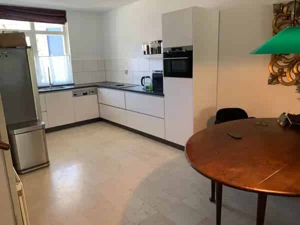 4 Kamer Woning Grote Tuin 3 Slaapkamers te Huur