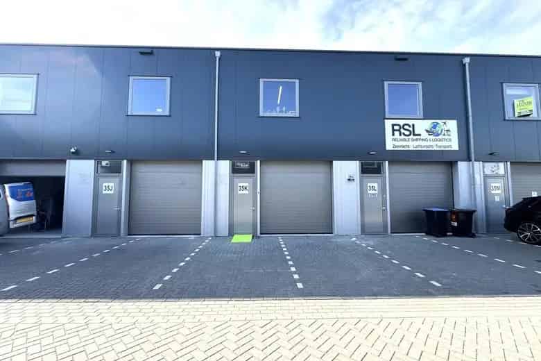 Bedrijfsruimte te huur Almere A6 104m2