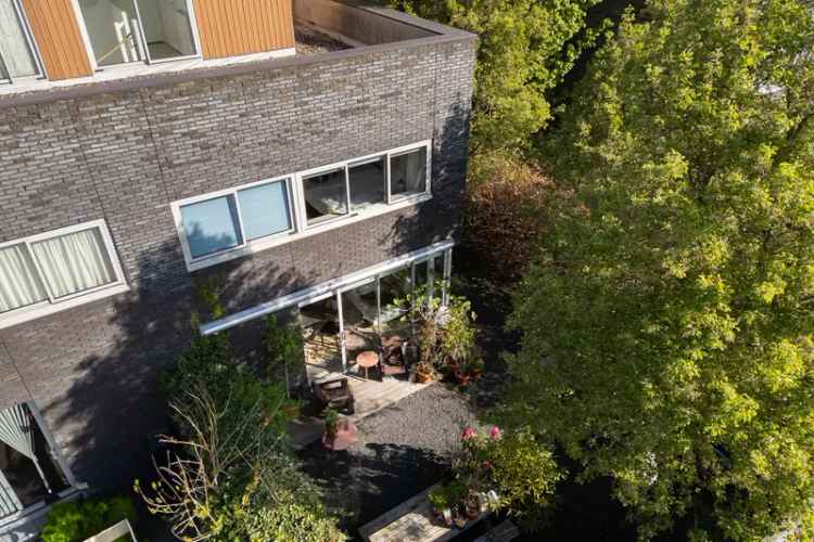 Huis te koop Almere Noorderplassen: Ruime 4 Slaapkamers, Moderne Keuken, Tuin