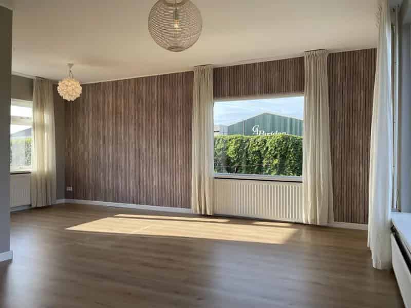 Villa te huur Noordwijkerhout 4 slaapkamers moderne badkamer