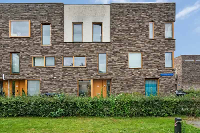 Huis te koop Almere Buiten 4 slaapkamers tuin