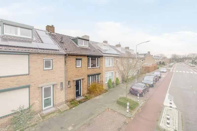 Ruime Tussenwoning Blerick 4 slaapkamers Serre Airco Tuin