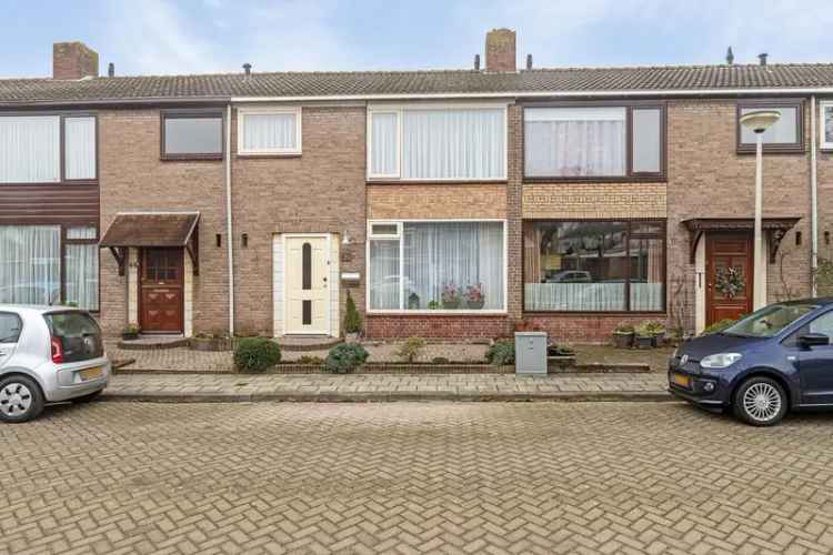 Eengezinswoning Te Koop in 42, Beethovenstraat, Bergen op Zoom, Noord-Brabant