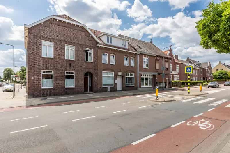 Tussengelegen woonhuis 7 slaapkamers nabij centrum