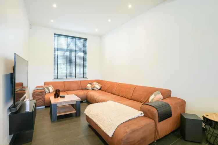 Jaren 30 woning Wijlre - 5 slaapkamers, dubbele garage, groot erf
