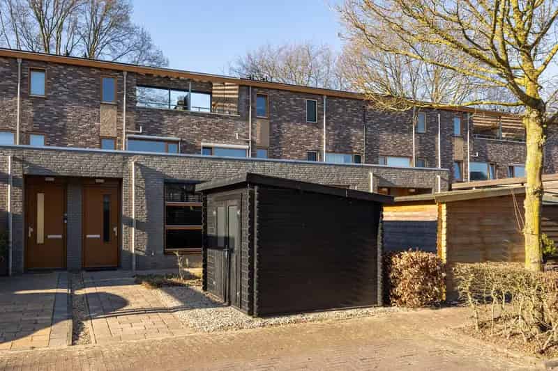 Huis te koop Boxtel Huygensstraat: Moderne tussenwoning met dakterras