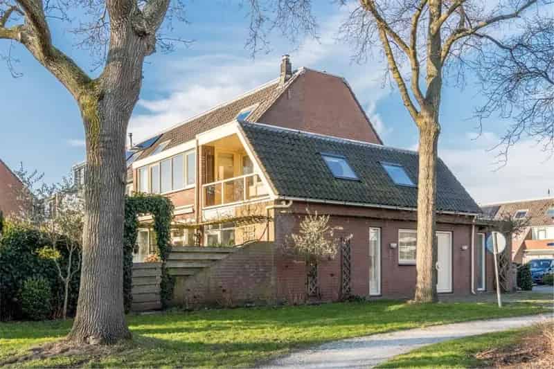 Huis te koop Katwijk: Ruime kangoeroewoning met tuin