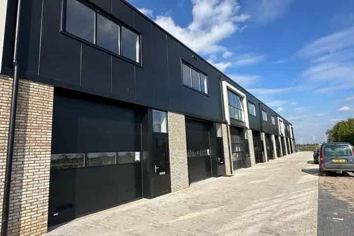 Bedrijfshal te Huur 's-Heerenberg 167m2 Luxe Afwerking