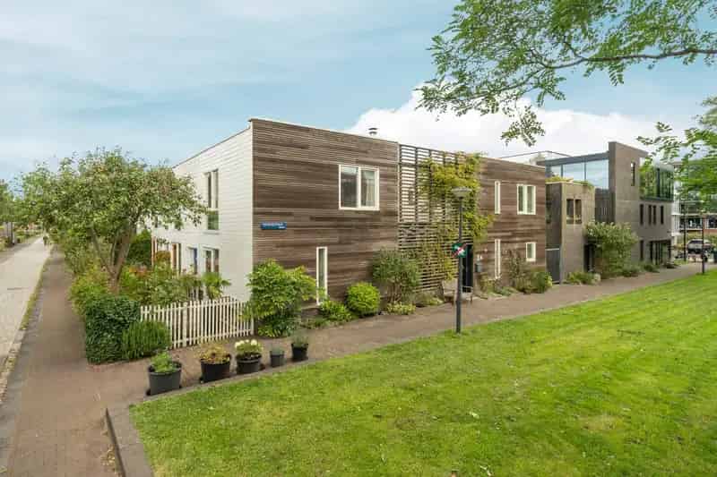Ruime Hoekwoning IJburg 145m
																²  Mogelijkheid Uitbreiding