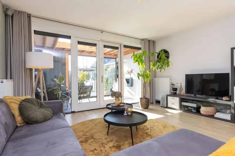 Uitgebouwde Tussenwoning Zwaag Luxe Veranda 3 Slaapkamers
