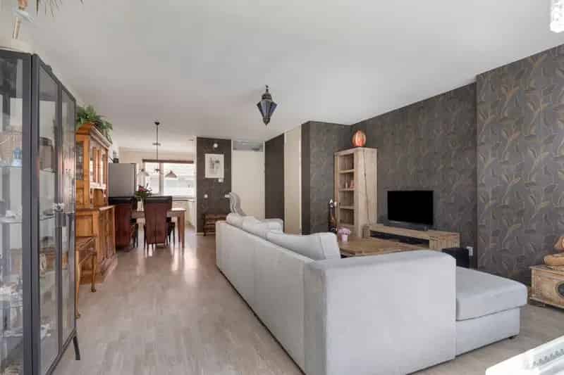 Huis te koop Pijnacker: 3 slaapkamers, moderne badkamer, tuin