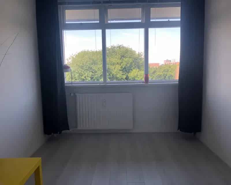 Kamer in Luxe Appartement Kanaleneiland