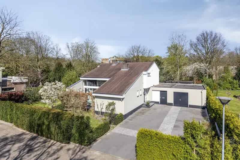 Luxe Villa Goirle: Ruime woning met 4 slaapkamers en tuin