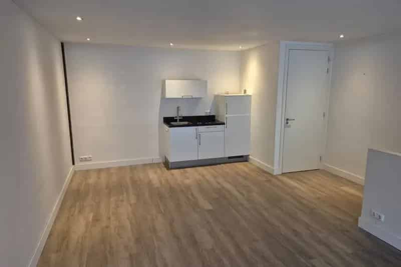 Bedrijfshal Velp (GE) | Zoek bedrijfshallen te huur: Theodorus Dobbeweg 9 6883 GN Velp (GE) 
