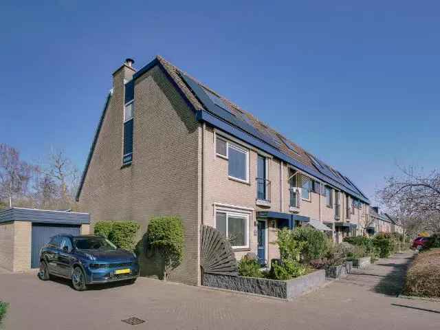 Moderne Hoekwoning te Koop in Leidschendam