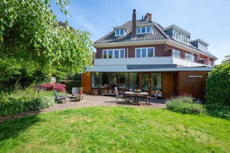 Jaren 30 Hoekwoning Overveen Ruime Tuin 5 Slaapkamers 2 Badkamers Garage