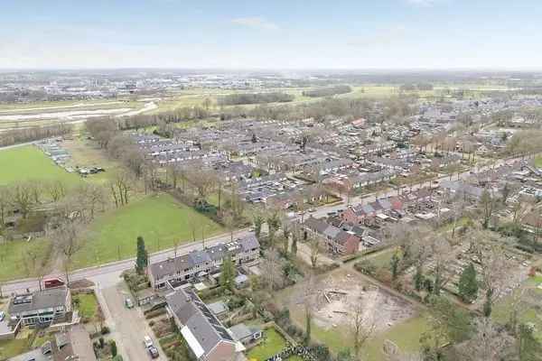 Uitgebouwde Hoekwoning Hardenberg - 4 slaapkamers, Garage, Veelzijdig